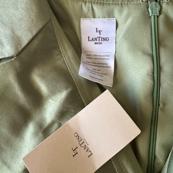 Elegant Green Floral Long Sleeve Dress - Picture 6 of 15